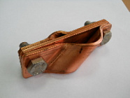 620017 Соединительный зажим Cu,  для стержней глубинного заземлителя,  D=20 мм, DEHN