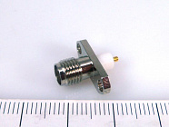 SMA гнездо (SMA-BJ1) на блок, пайка, 2 отв. для креп., Китай